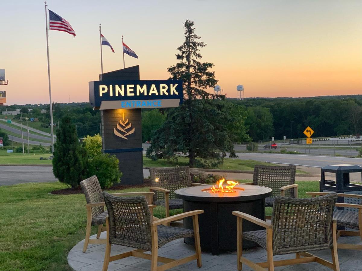 Pinemark Inn Suites Events Saint Clair Exteriör bild
