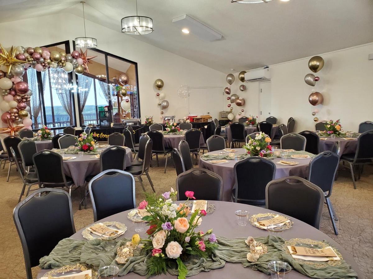 Pinemark Inn Suites Events Saint Clair Exteriör bild