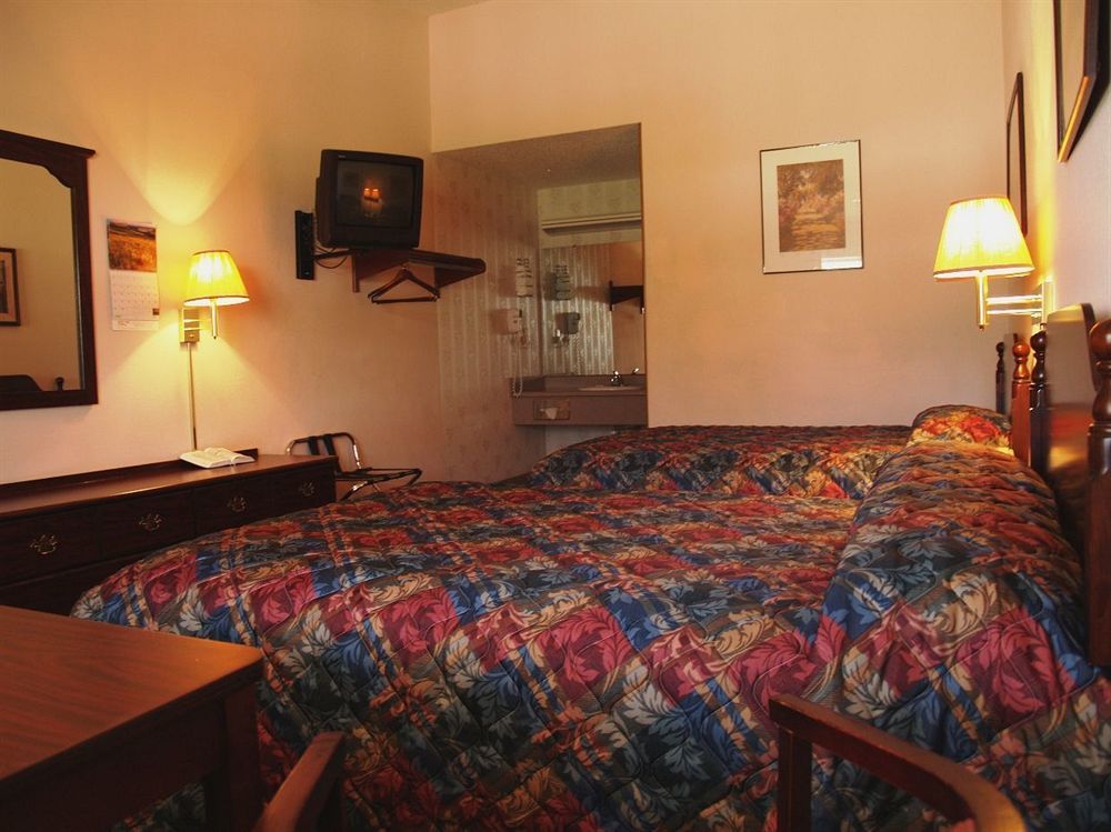 Pinemark Inn Suites Events Saint Clair Exteriör bild