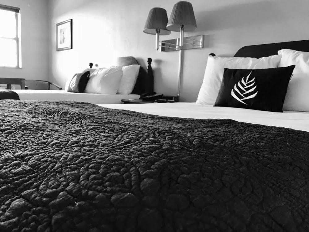 Pinemark Inn Suites Events Saint Clair Exteriör bild